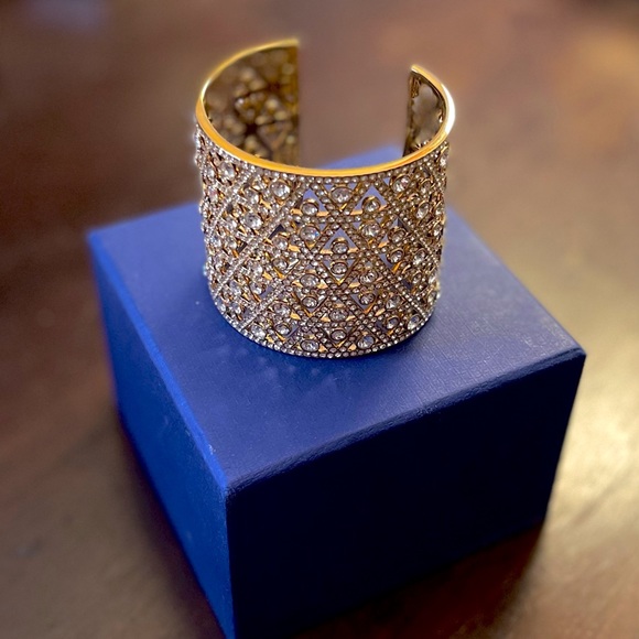 Swarovski DAZZLING CRYSTAL GOLD PLATED CUFF BRACELET - Picture 2 of 6